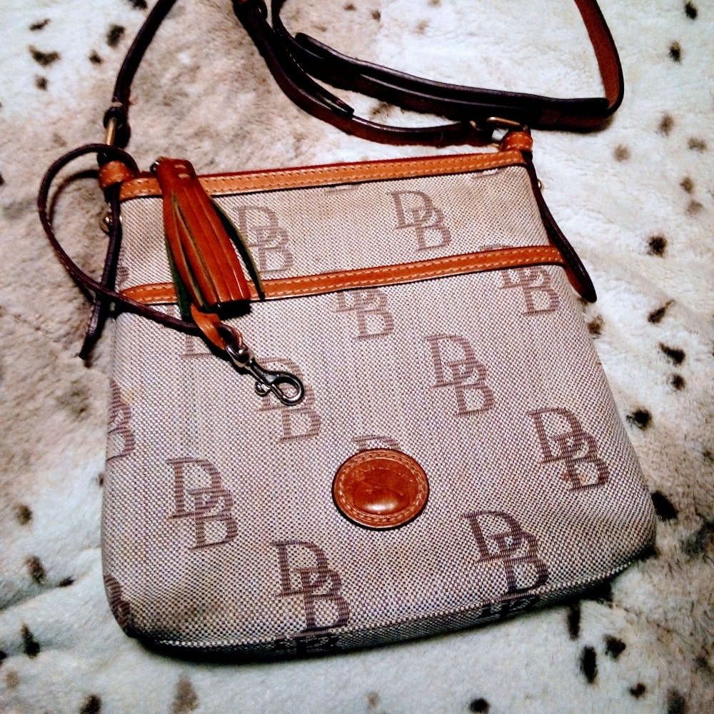 Dooney & Bourke cross body purse